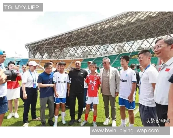 一座城市与一位球星的传奇故事见证了足球的荣耀与梦想